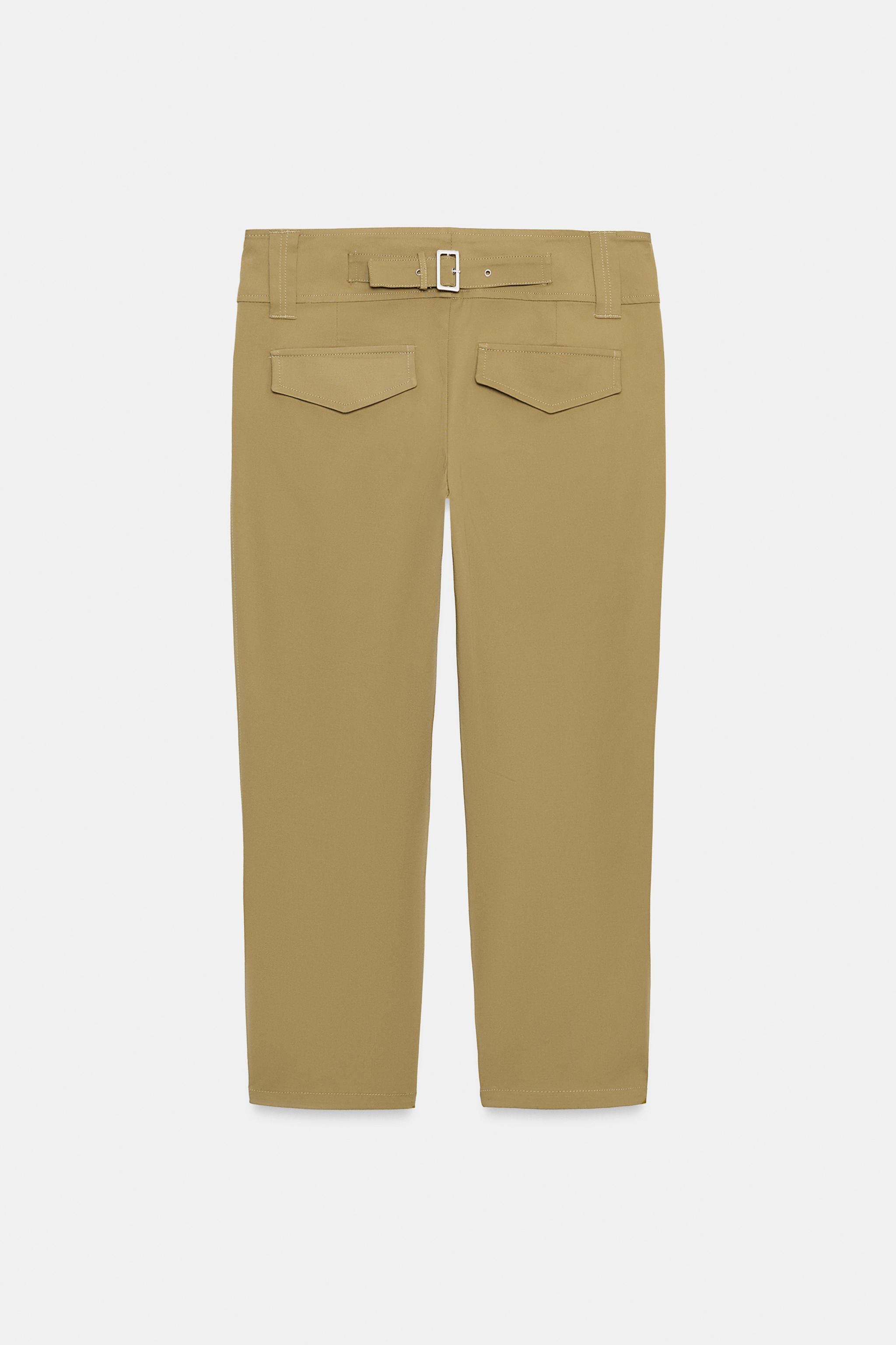 BUCKLED CAPRI PANTS